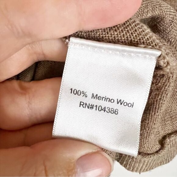 Garnet Hill Merino Wool V-Neck Brown Sweater M Minimalist Quiet Luxury Fall - Picture 5 of 6